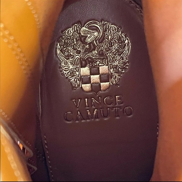 019 Vince Camuto | NWOT $130 Tan Suede Block Heel Ankle Bootie (Size 7) - Picture 6 of 12